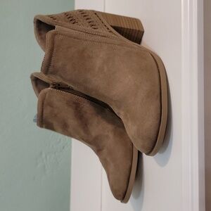 Madden Girl Brown Cheyene Bootie, Size 6 1/2